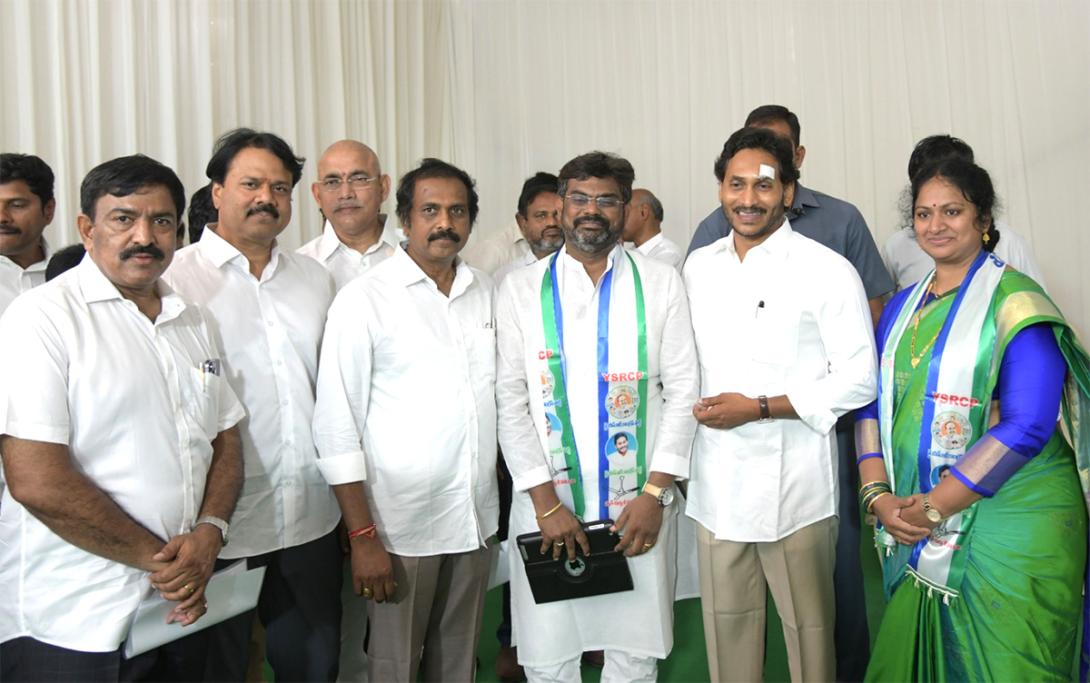 Tdp And Janasena Leaders Joins Ysrcp - Sakshi12