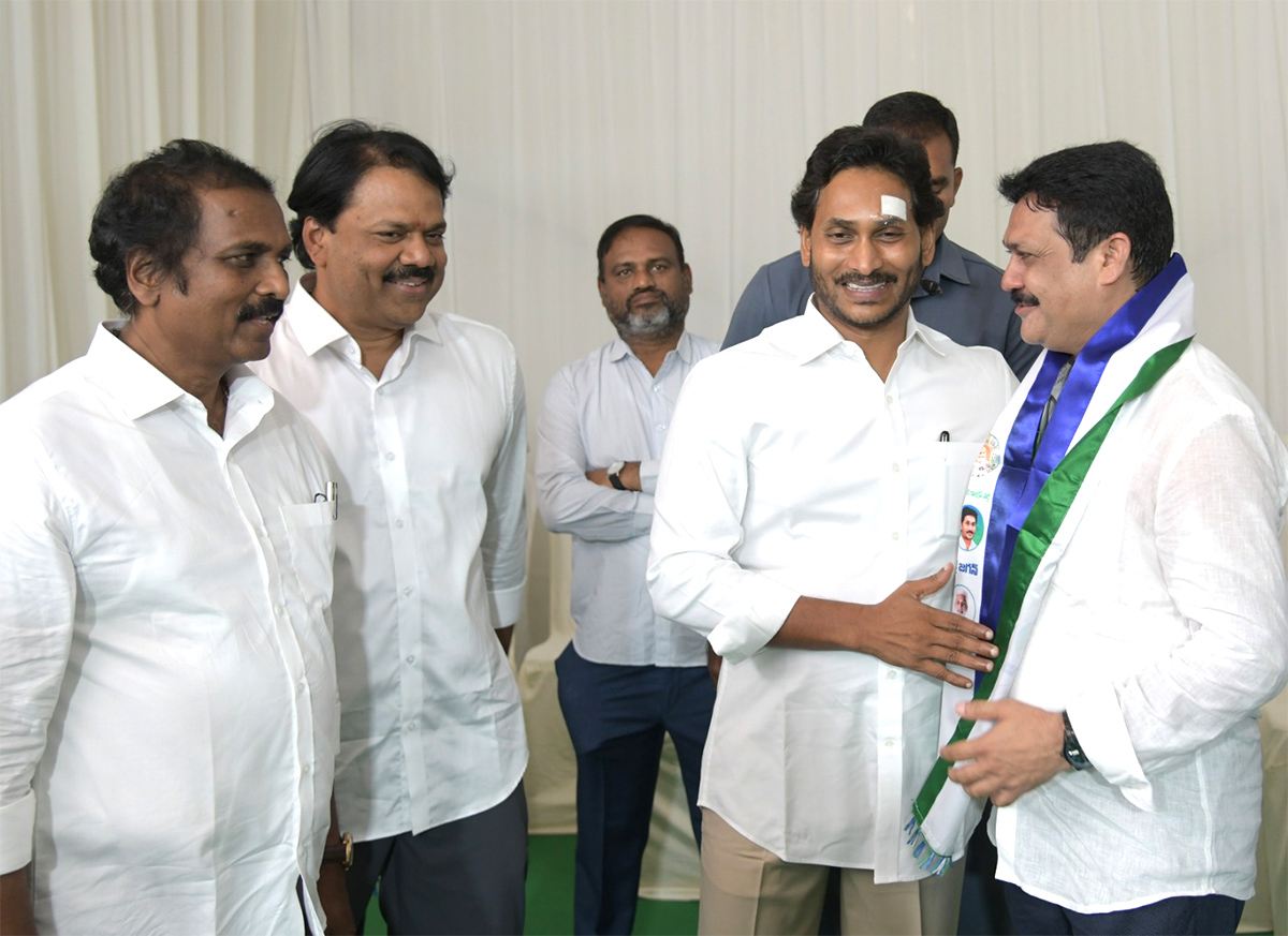 Tdp And Janasena Leaders Joins Ysrcp - Sakshi7