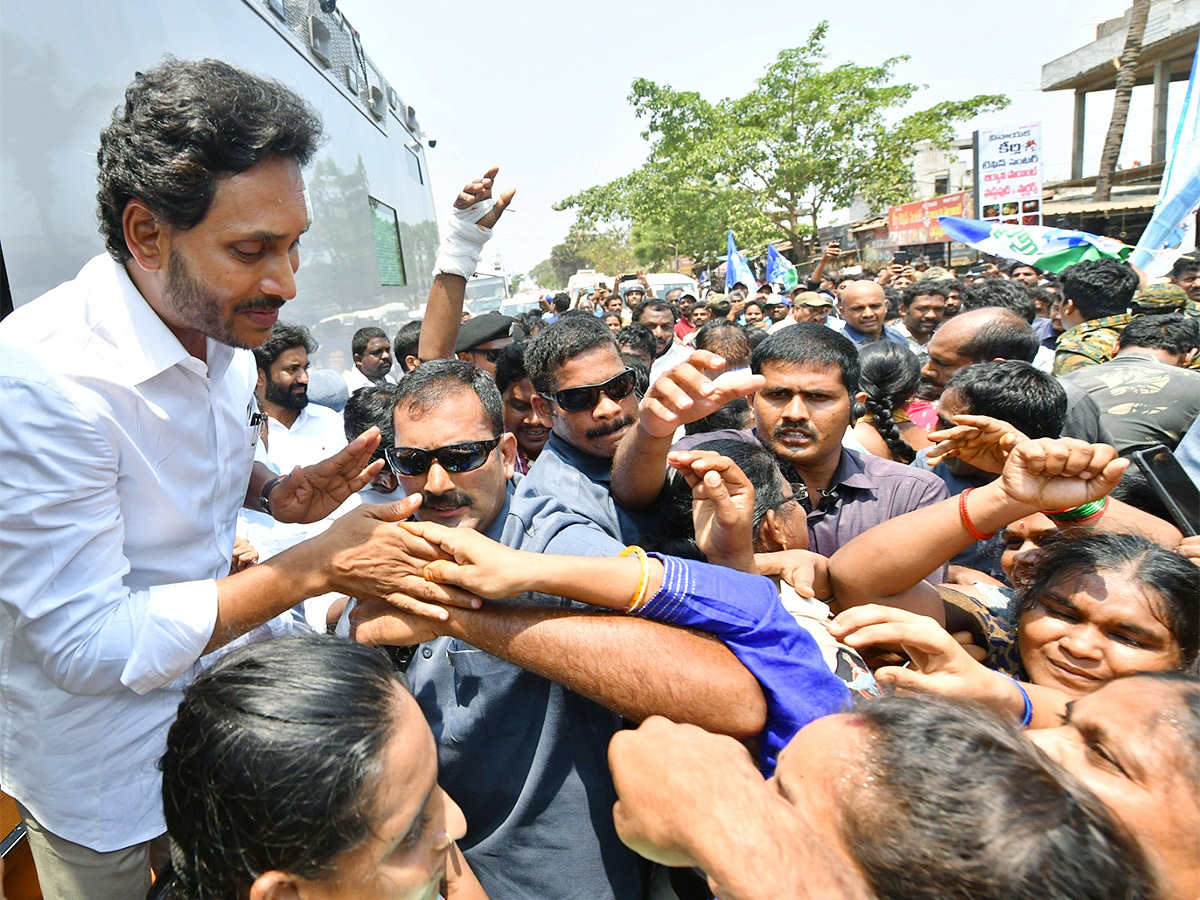 YS Jagan Memantha Siddham at EastGodavari Photos - Sakshi2