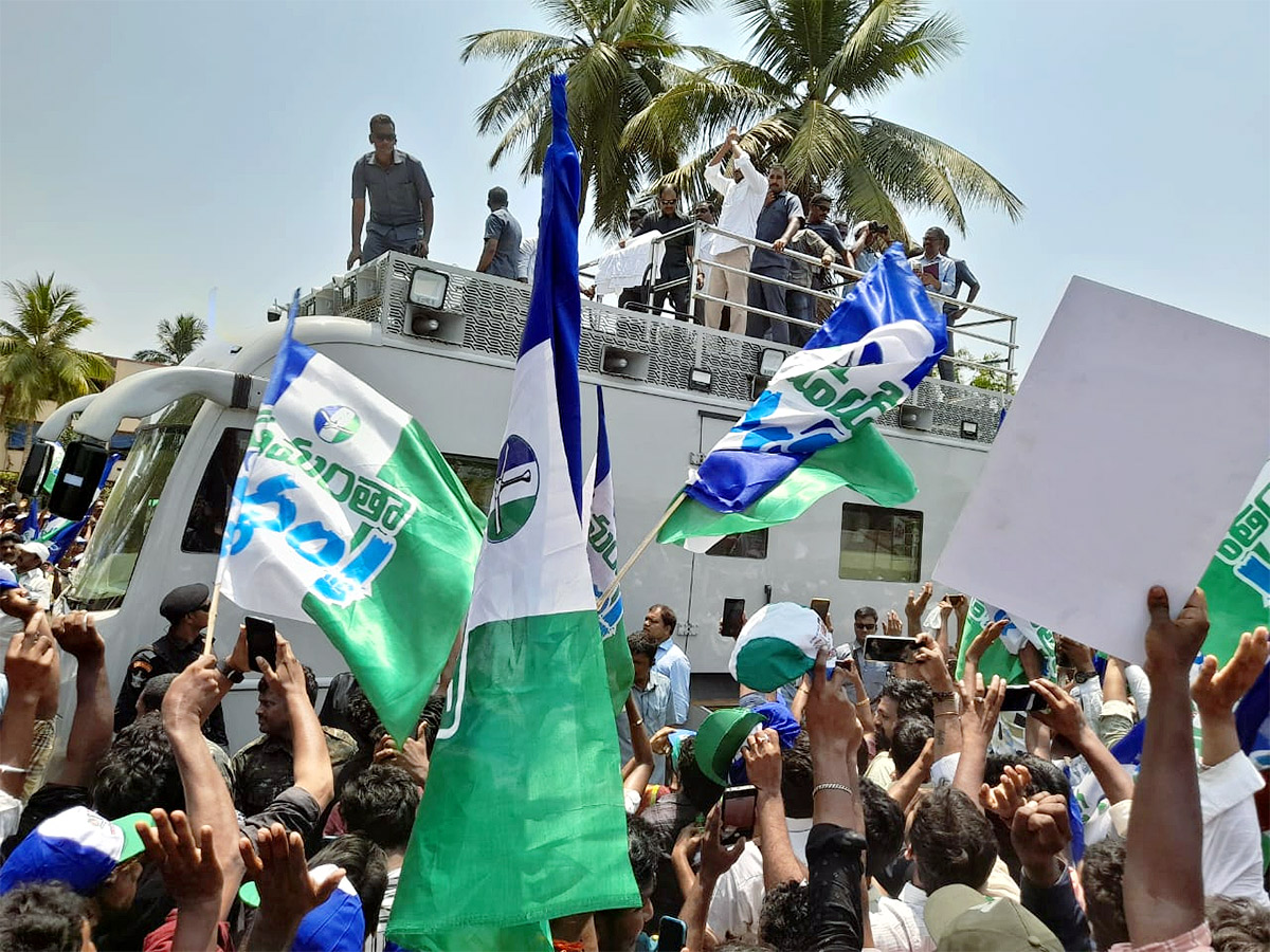 YS Jagan Memantha Siddham at EastGodavari Photos - Sakshi4