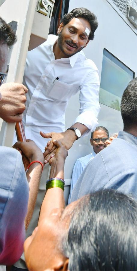 YS Jagan Memantha Siddham at EastGodavari Photos - Sakshi31