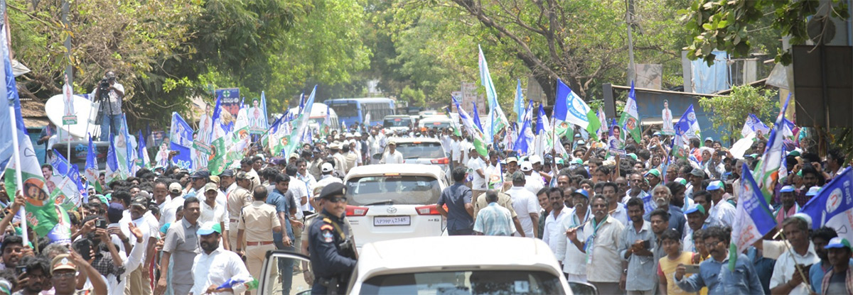 YS Jagan Memantha Siddham at EastGodavari Photos - Sakshi35