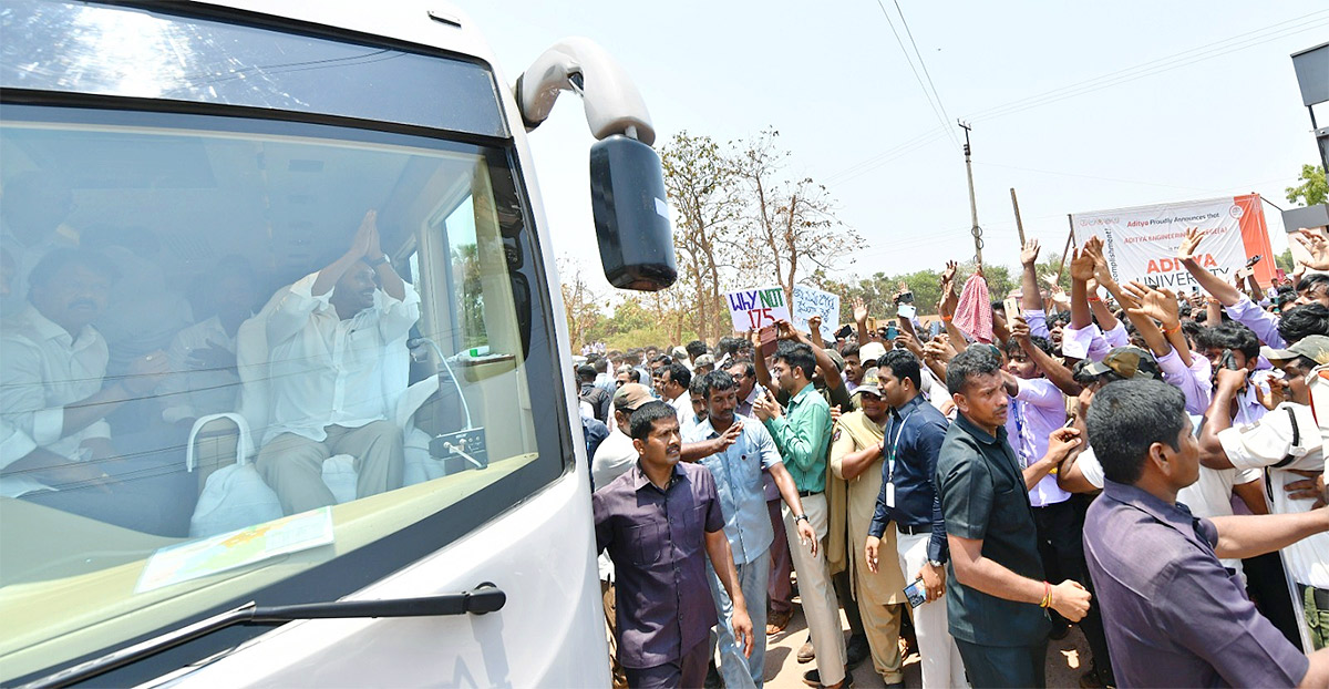 YS Jagan Memantha Siddham at EastGodavari Photos - Sakshi45