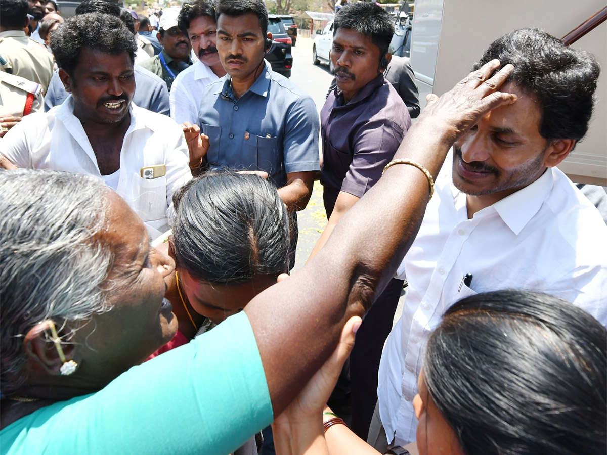 YS Jagan Mohan Reddy Memantha Siddham Bus Yatra Day 6 At Annamayya District: Photos - Sakshi23