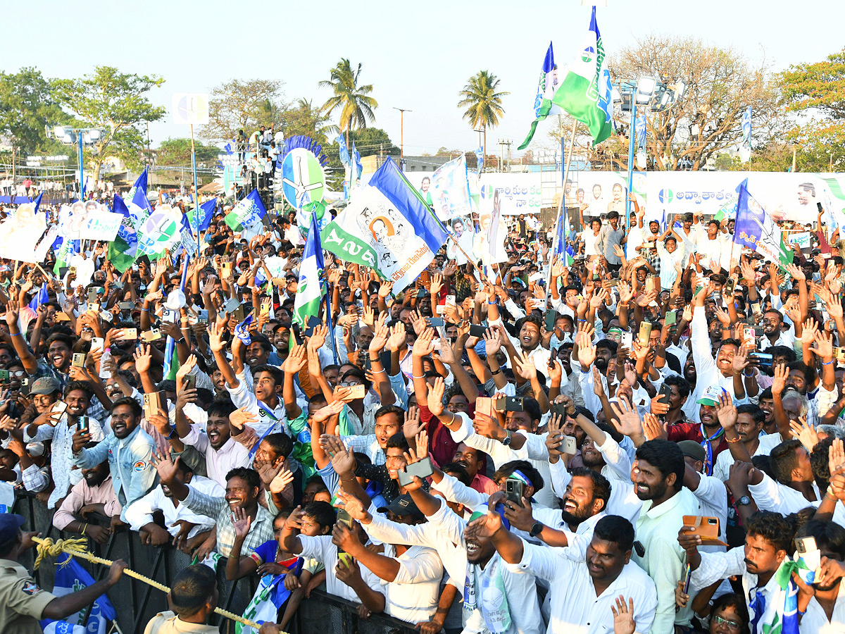 AP CM Y.S Jagan Mohan Reddy At Madanapalle Memantha Siddham Public Meeting Photos - Sakshi41