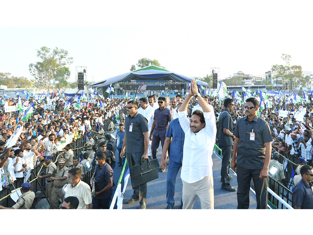 AP CM Y.S Jagan Mohan Reddy At Madanapalle Memantha Siddham Public Meeting Photos - Sakshi26