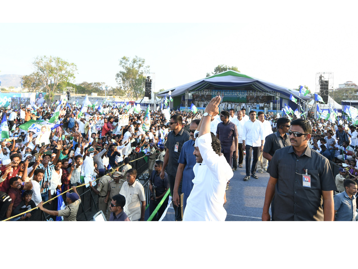 AP CM Y.S Jagan Mohan Reddy At Madanapalle Memantha Siddham Public Meeting Photos - Sakshi27