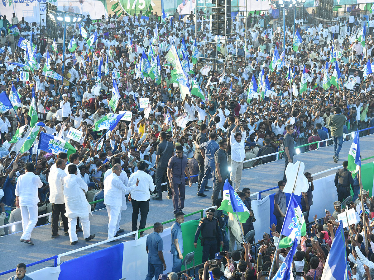 AP CM Y.S Jagan Mohan Reddy At Madanapalle Memantha Siddham Public Meeting Photos - Sakshi10