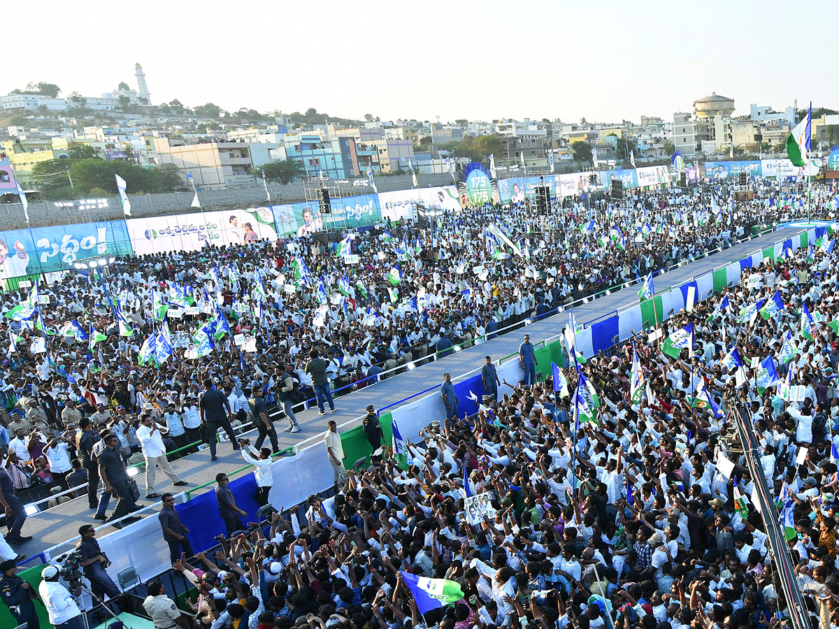 AP CM Y.S Jagan Mohan Reddy At Madanapalle Memantha Siddham Public Meeting Photos - Sakshi11