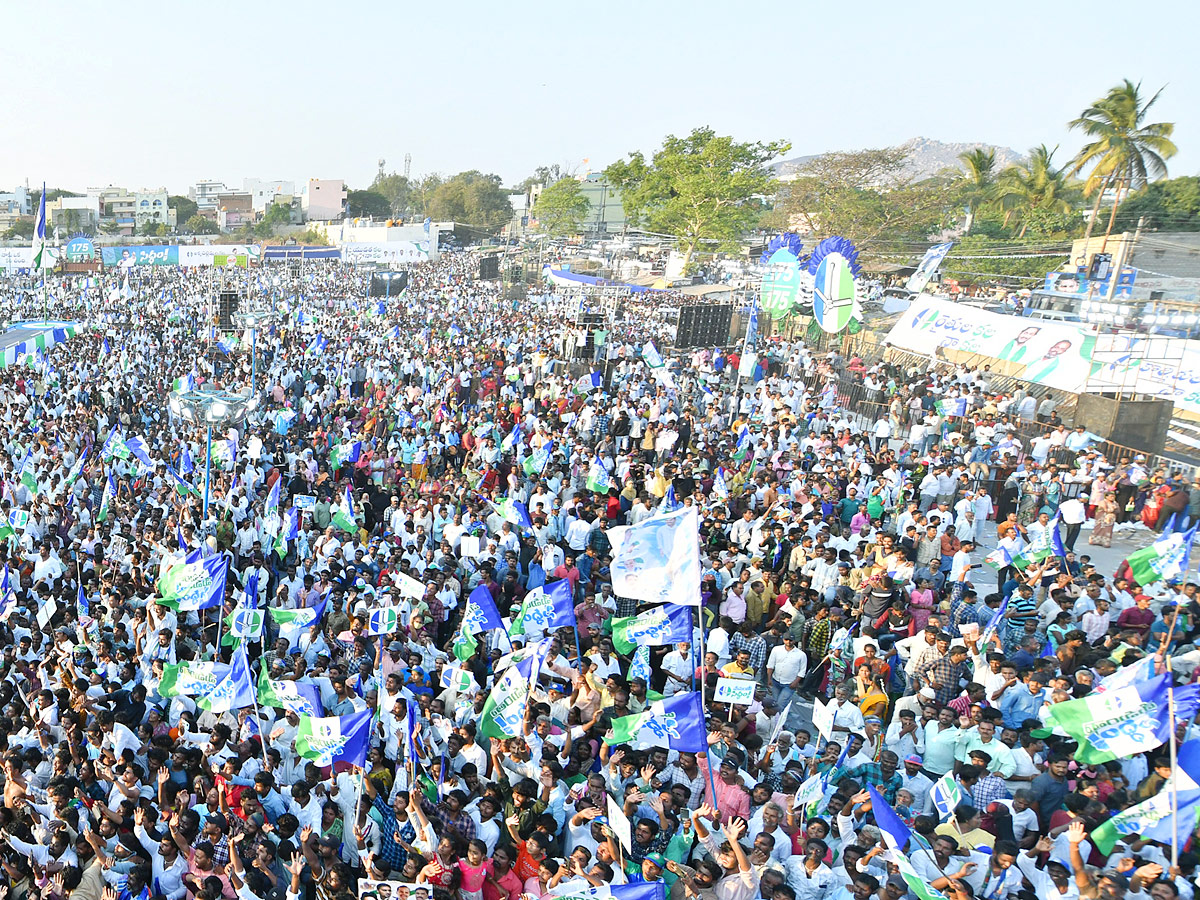 AP CM Y.S Jagan Mohan Reddy At Madanapalle Memantha Siddham Public Meeting Photos - Sakshi13