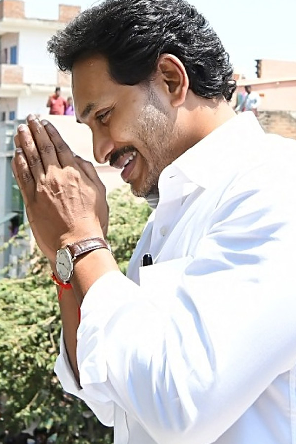 CM YS Jagan Memantha Siddham Bus Yatra Day 6 At Annamayya District Photos - Sakshi12