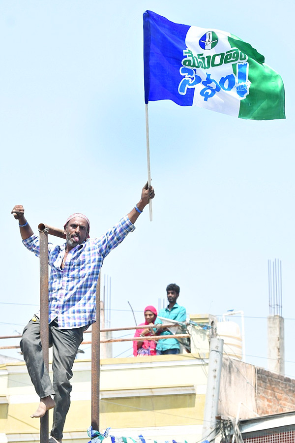 CM YS Jagan Memantha Siddham Bus Yatra Day 6 At Annamayya District Photos - Sakshi5