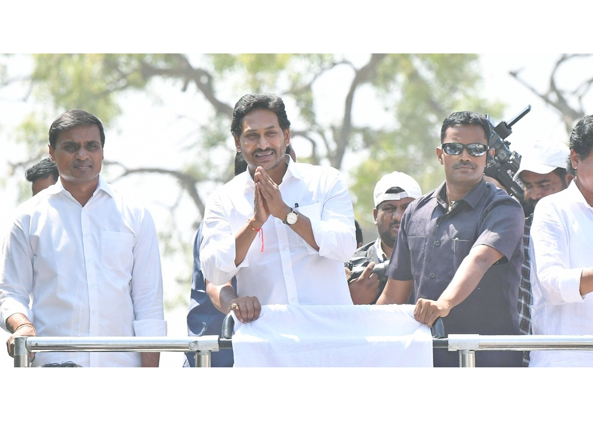 CM YS Jagan Memantha Siddham Bus Yatra Day 6 At Annamayya District Photos - Sakshi6