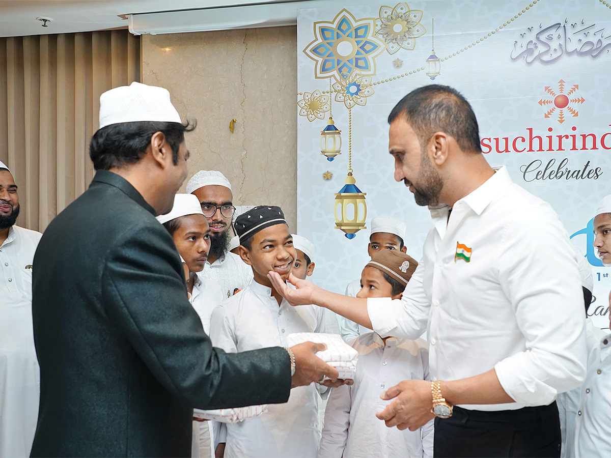 Lion Kiron Hosted iftar Party at Hotel Mercure Photos - Sakshi11