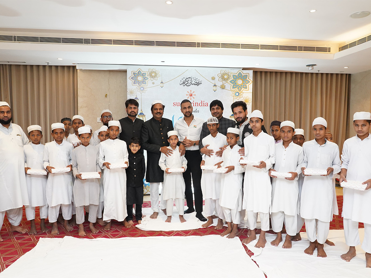 Lion Kiron Hosted iftar Party at Hotel Mercure Photos - Sakshi4