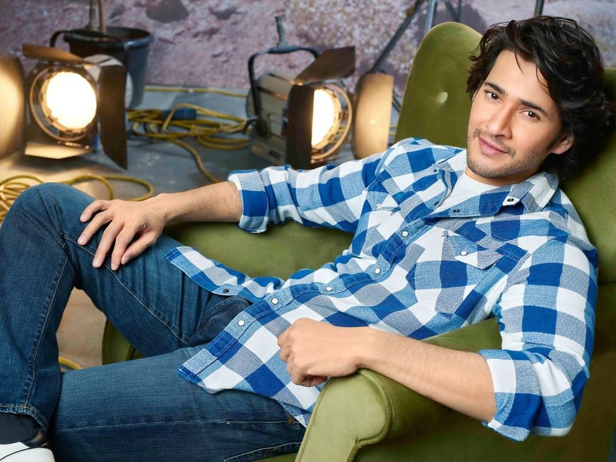 Mahesh's Stylish Looks Go Viral - Sakshi5