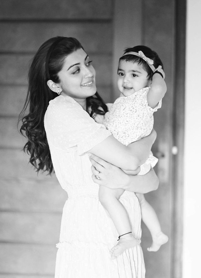 Tollywood Heroine Pranita Subhash And Her Daughter Photos - Sakshi17