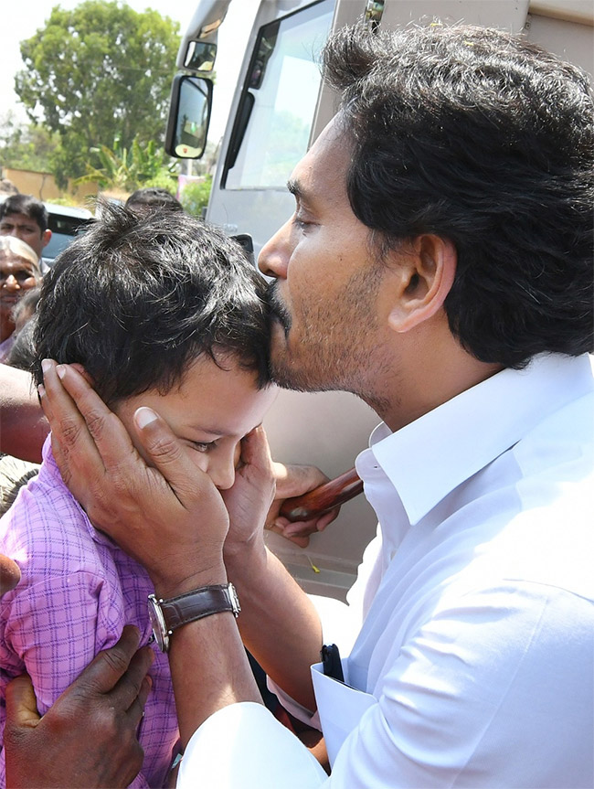 ys jagan mohan reddy Memantha Siddham 6Day at Annamayya District - Sakshi11