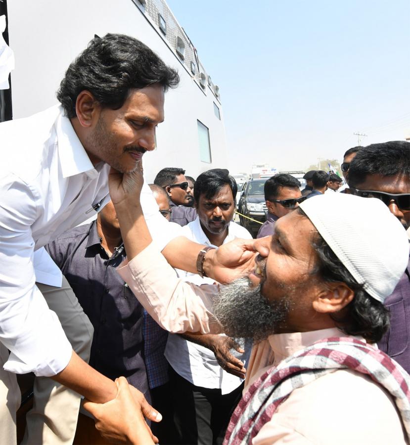 ys jagan mohan reddy Memantha Siddham 6Day at Annamayya District - Sakshi12