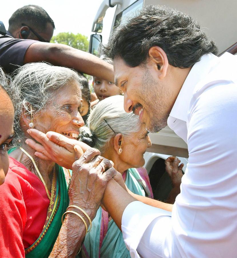 ys jagan mohan reddy Memantha Siddham 6Day at Annamayya District - Sakshi4