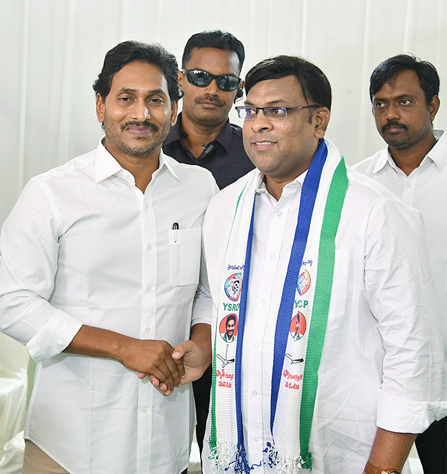 ys jagan mohan reddy Memantha Siddham 6Day at Annamayya District - Sakshi5