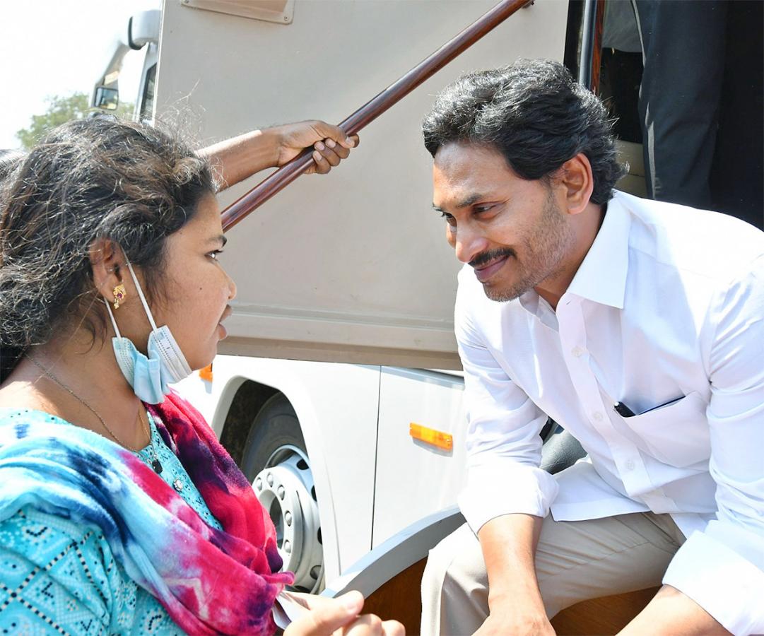 ys jagan mohan reddy Memantha Siddham 6Day at Annamayya District - Sakshi8