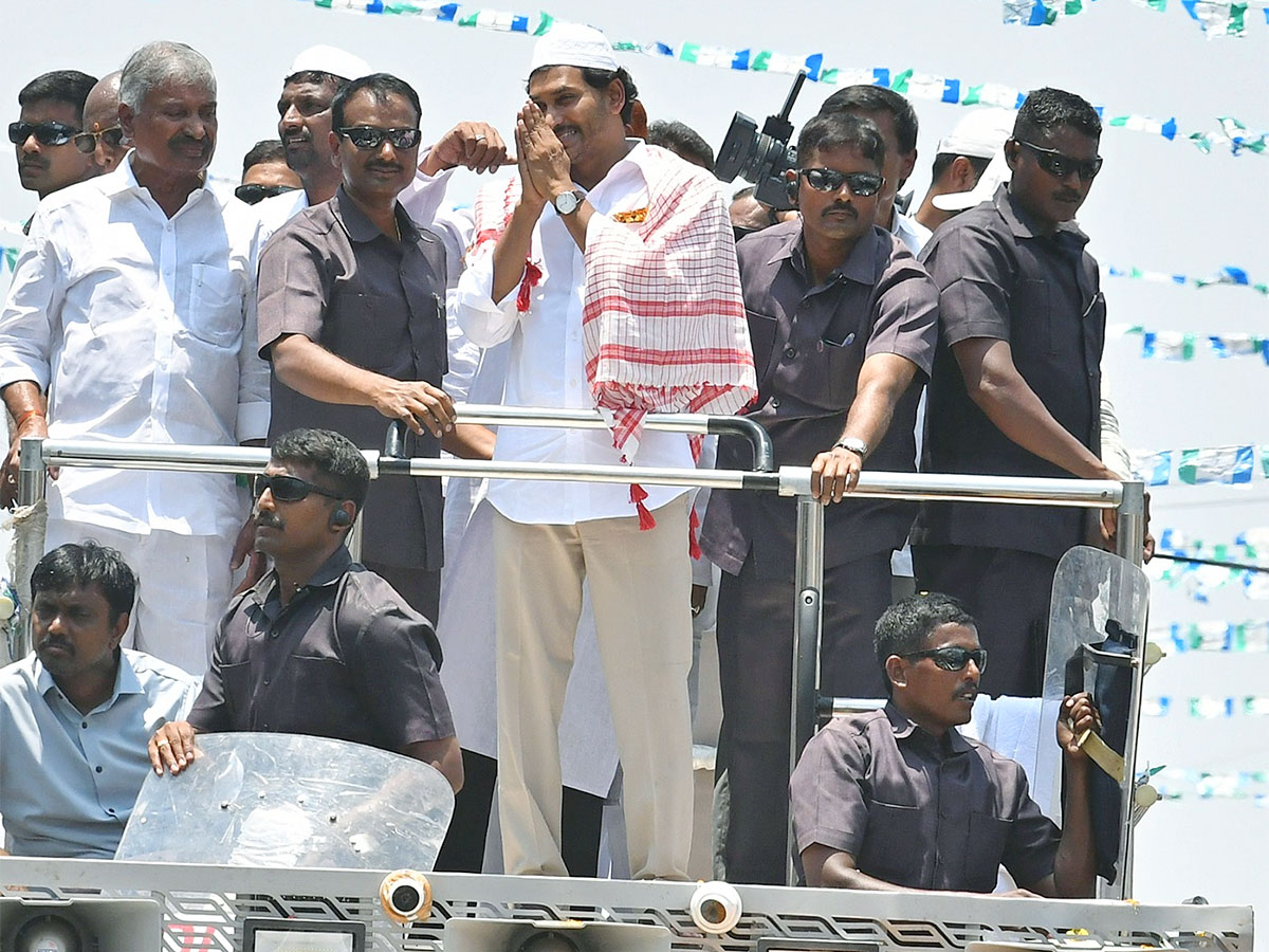 Chittoor: CM Jagan Memantha Siddham Bus Yatra Day 7 Photos - Sakshi34