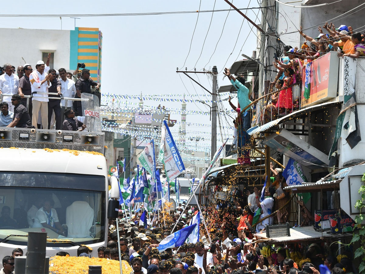 Chittoor: CM Jagan Memantha Siddham Bus Yatra Day 7 Photos - Sakshi36