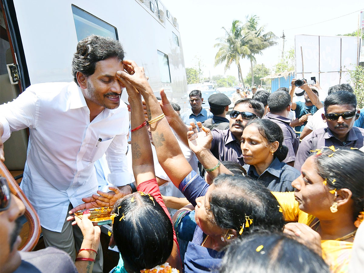 Chittoor: CM Jagan Memantha Siddham Bus Yatra Day 7 Photos - Sakshi38