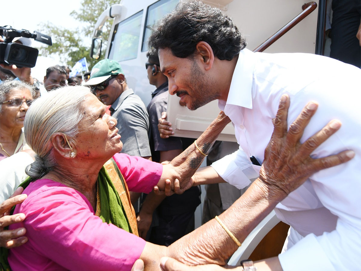 Chittoor: CM Jagan Memantha Siddham Bus Yatra Day 7 Photos - Sakshi39