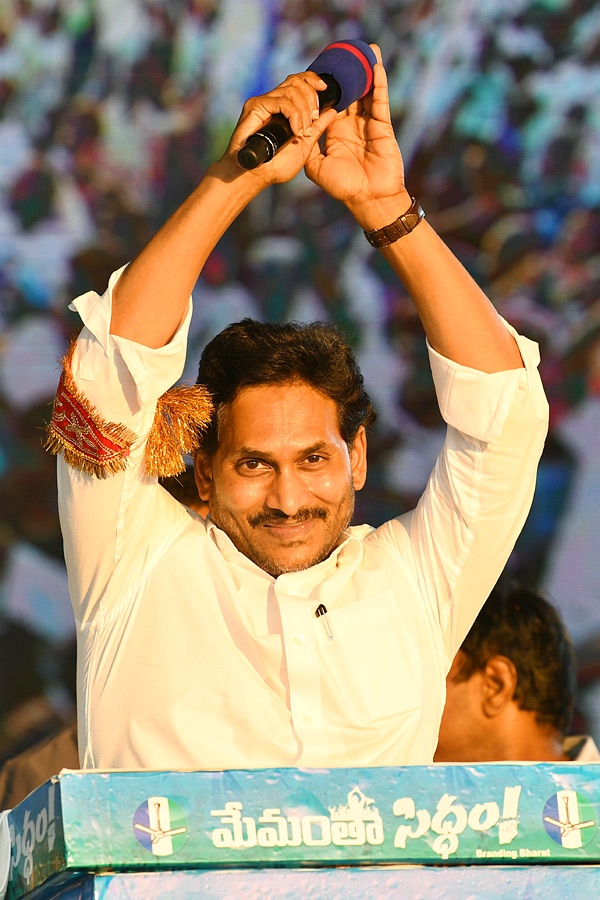 AP CM YS Jagan Memantha Siddham Public Meeting at Puthalapattu Photos - Sakshi27