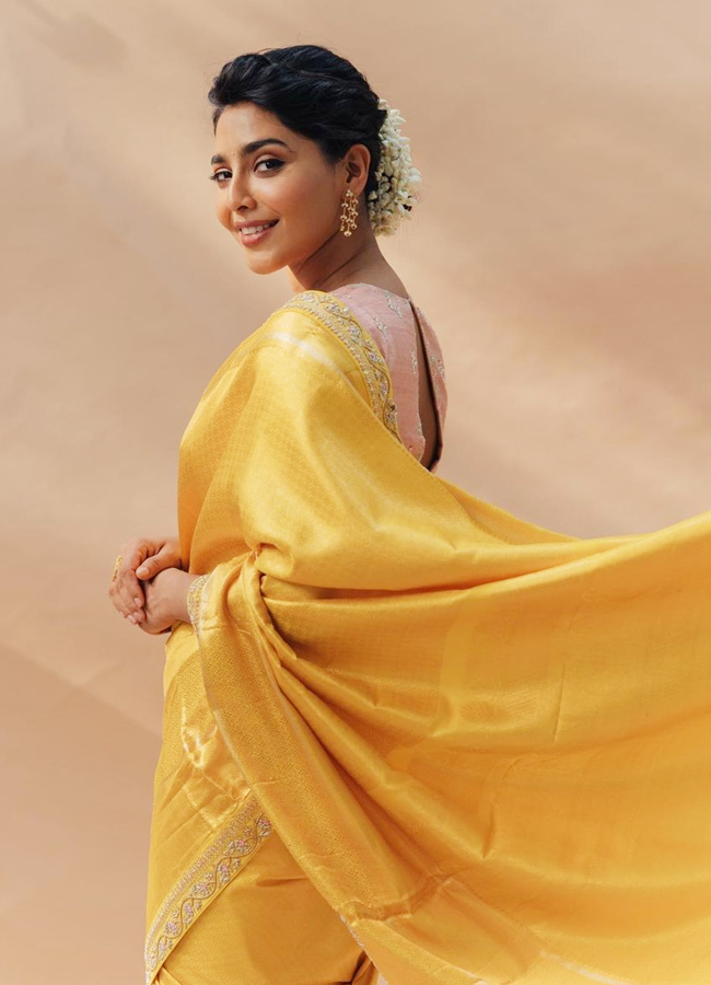 Aishwarya Lekshmi Ultimate Saree Looks - Sakshi20