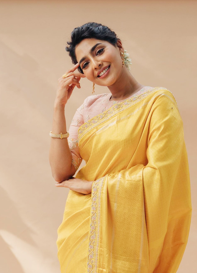 Aishwarya Lekshmi Ultimate Saree Looks - Sakshi21