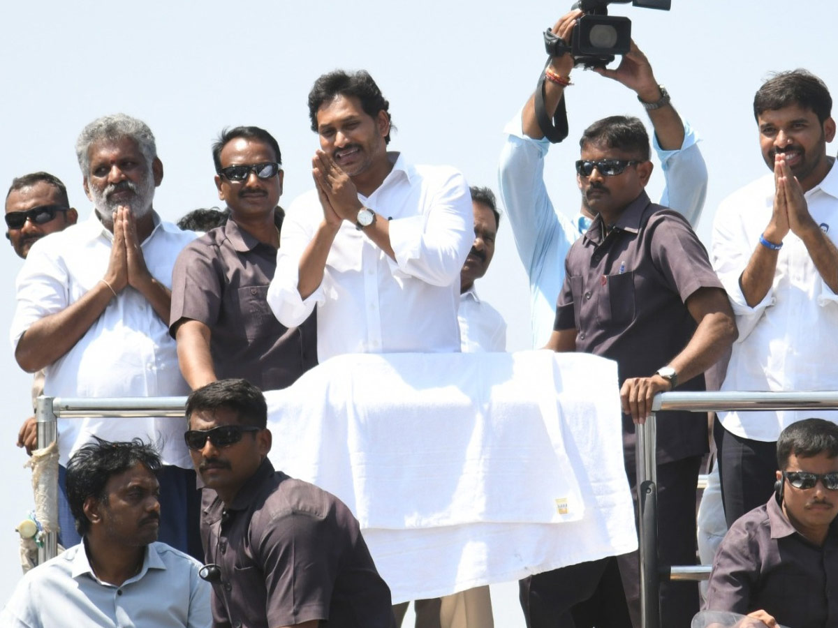 CM YS Jagan Memantha Siddham Bus Yatra at Chittoor District Photos - Sakshi12