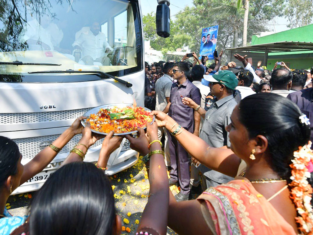 CM YS Jagan Memantha Siddham Bus Yatra at Chittoor District Photos - Sakshi14