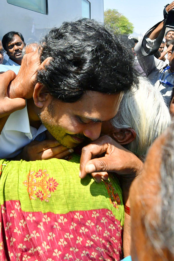 CM YS Jagan Memantha Siddham Bus Yatra at Chittoor District Photos - Sakshi15