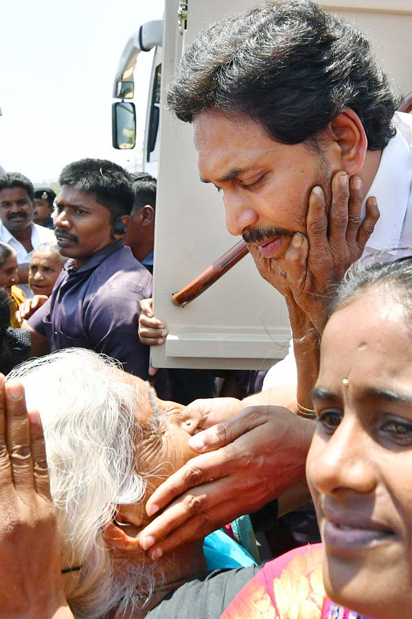 CM YS Jagan Memantha Siddham Bus Yatra at Chittoor District Photos - Sakshi16