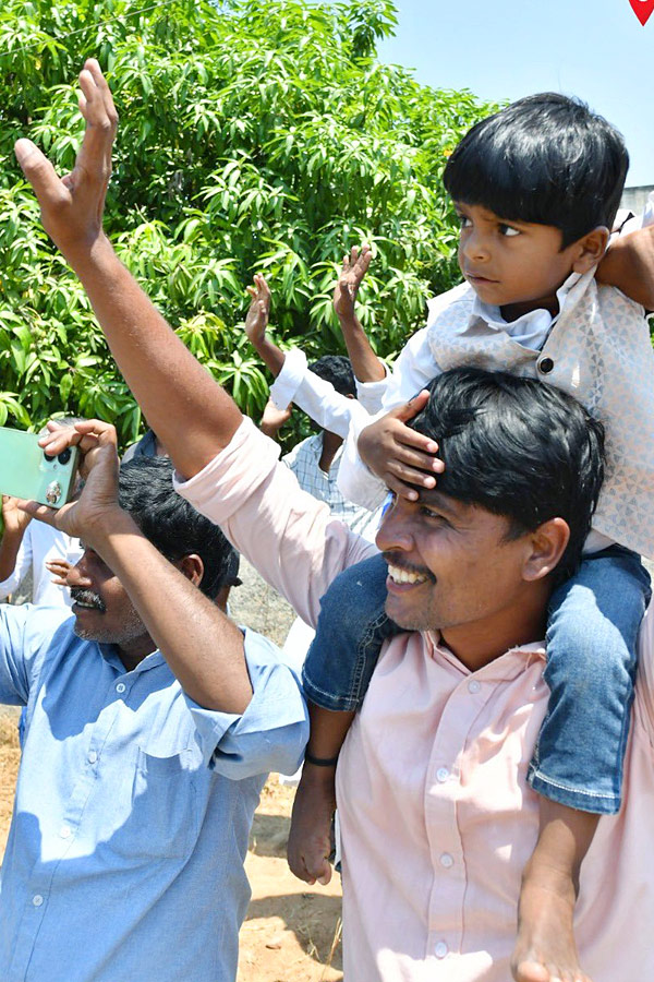 CM YS Jagan Memantha Siddham Bus Yatra at Chittoor District Photos - Sakshi18