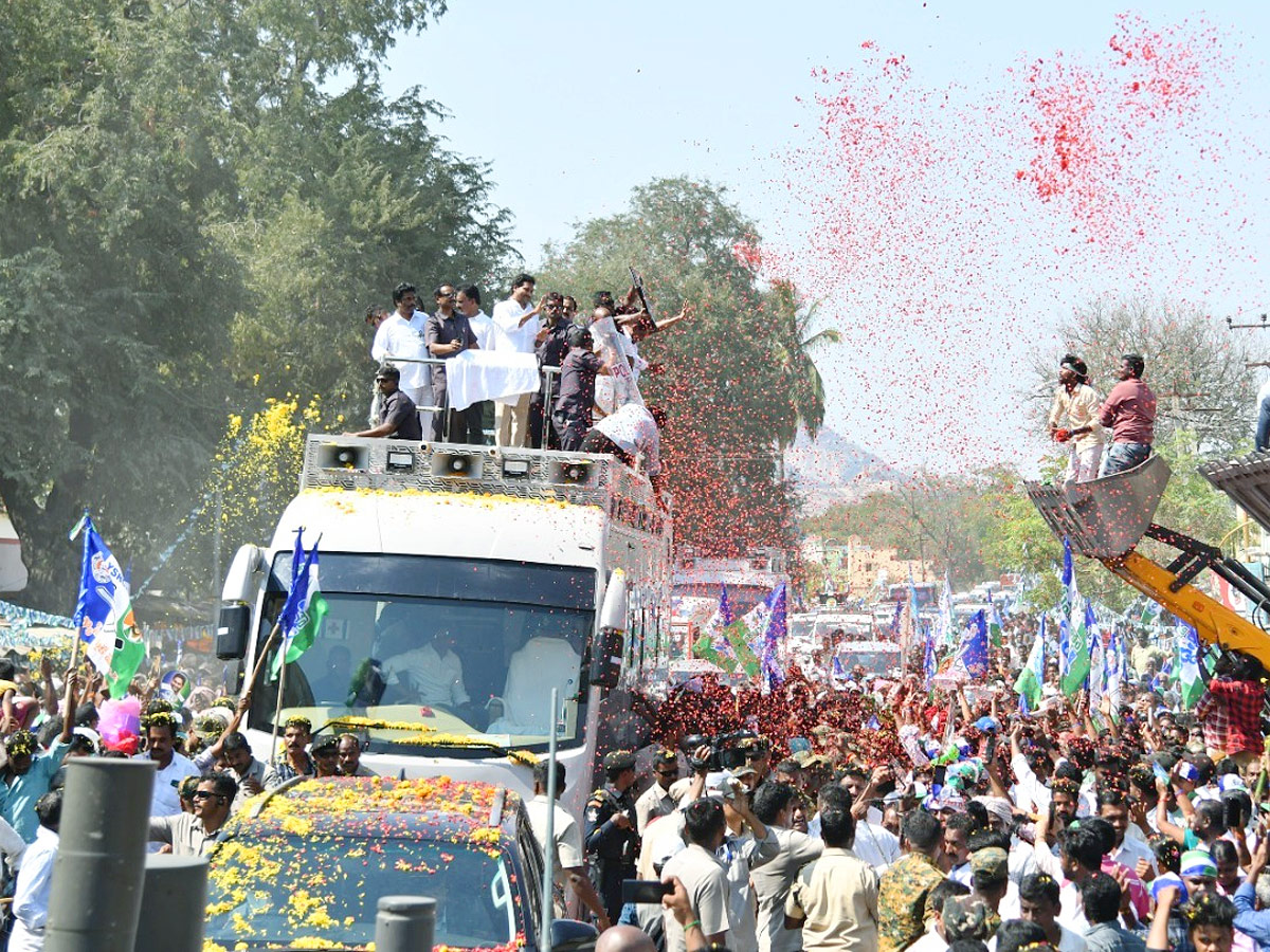 CM YS Jagan Memantha Siddham Bus Yatra at Chittoor District Photos - Sakshi8