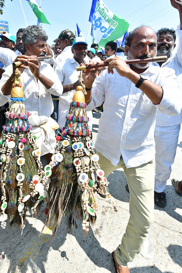 CM YS Jagan Memantha Siddham Bus Yatra at Chittoor District Photos - Sakshi9