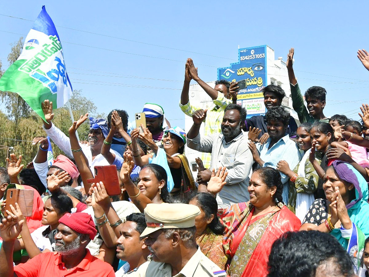 CM YS Jagan Memantha Siddham Bus Yatra at Chittoor District Photos - Sakshi10