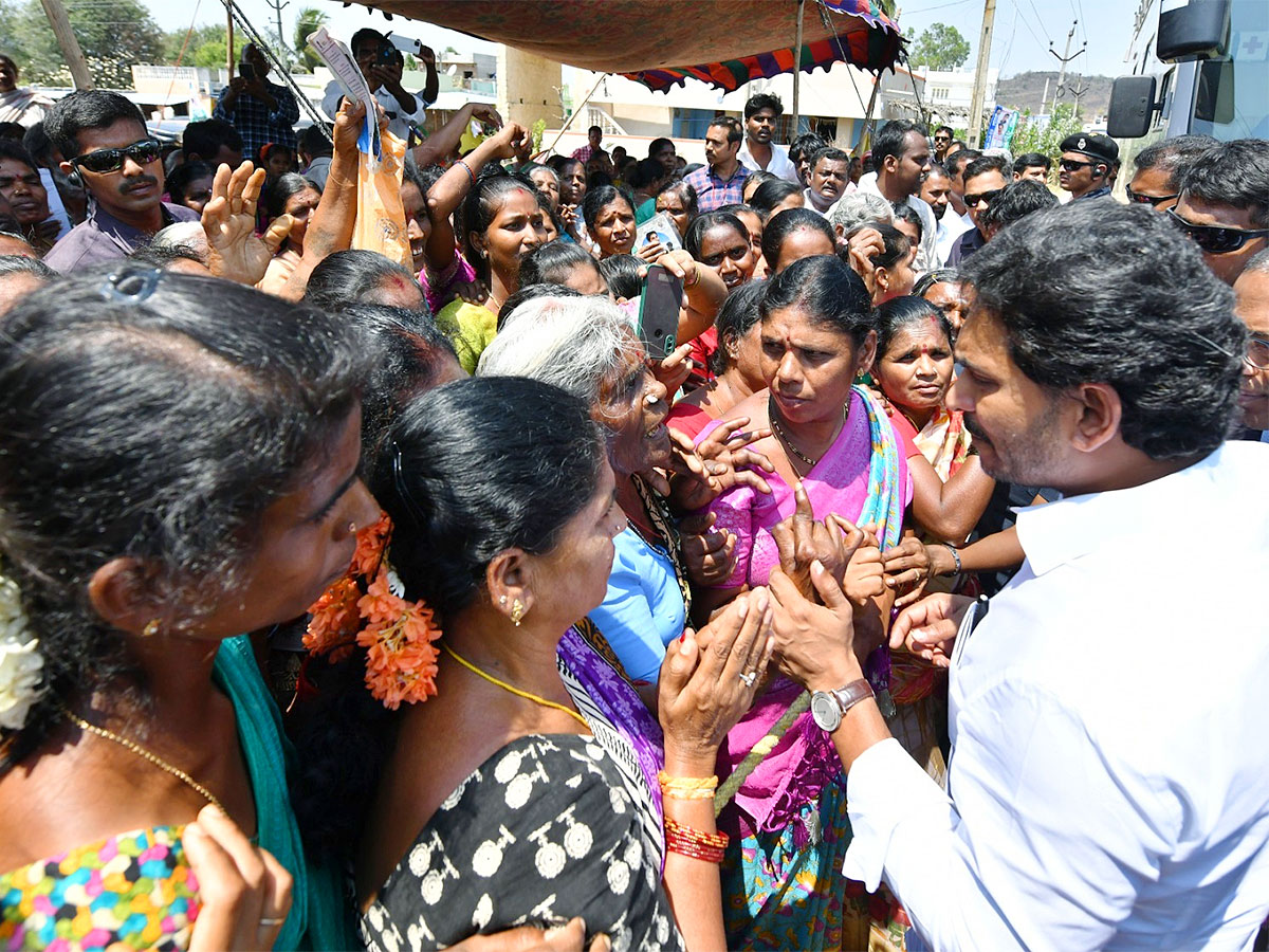 Chittoor: CM Jagan Memantha Siddham Bus Yatra Day 7 Photos - Sakshi1