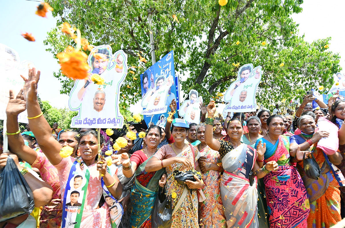 Chittoor: CM Jagan Memantha Siddham Bus Yatra Day 7 Photos - Sakshi18