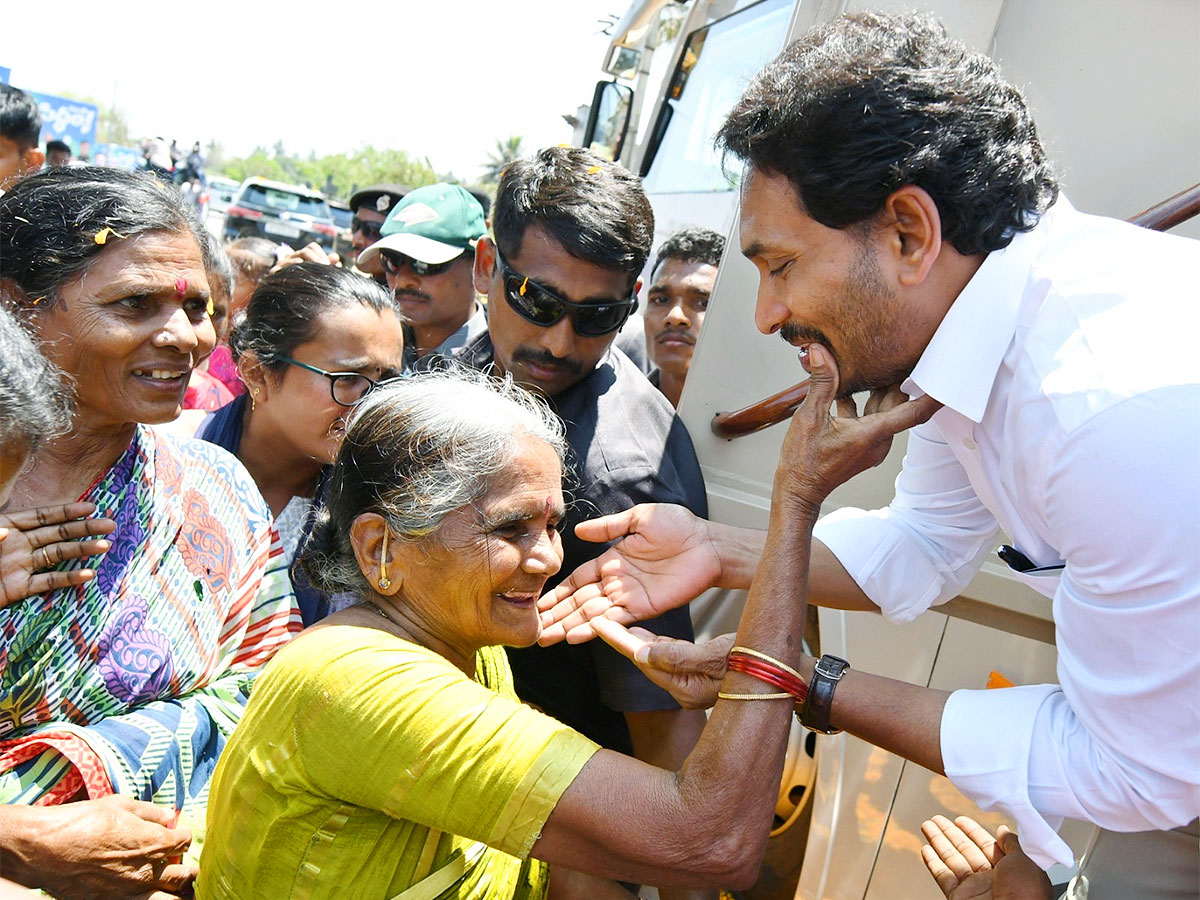 Chittoor: CM Jagan Memantha Siddham Bus Yatra Day 7 Photos - Sakshi19