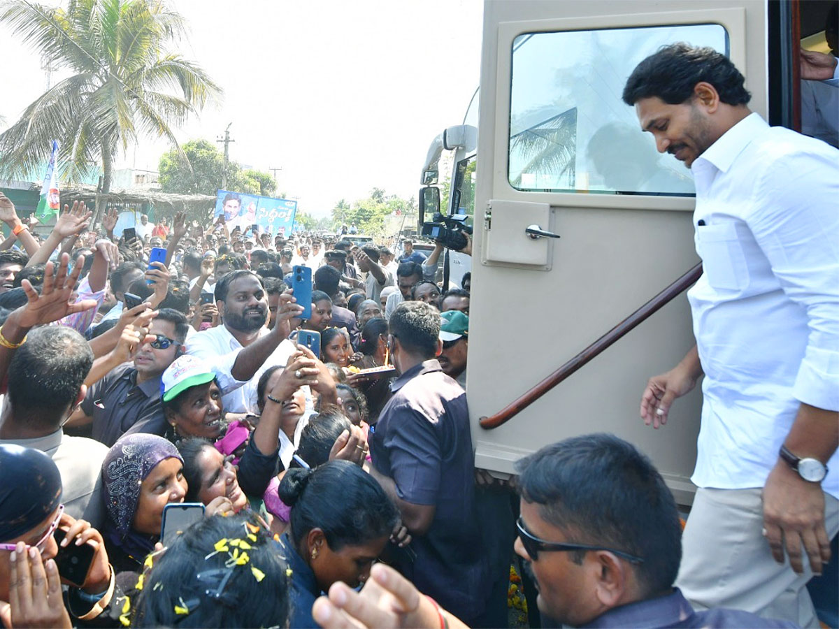 Chittoor: CM Jagan Memantha Siddham Bus Yatra Day 7 Photos - Sakshi5