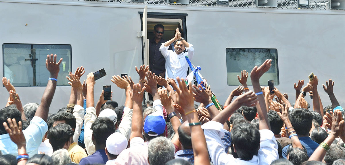 Chittoor: CM Jagan Memantha Siddham Bus Yatra Day 7 Photos - Sakshi7