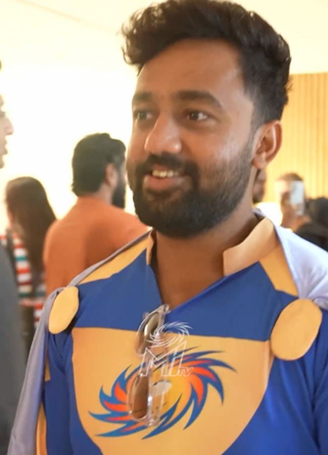 IPL 2024 Mumbai Indians Stars Spotted In Punishment Jumpsuit Check Why - Sakshi12