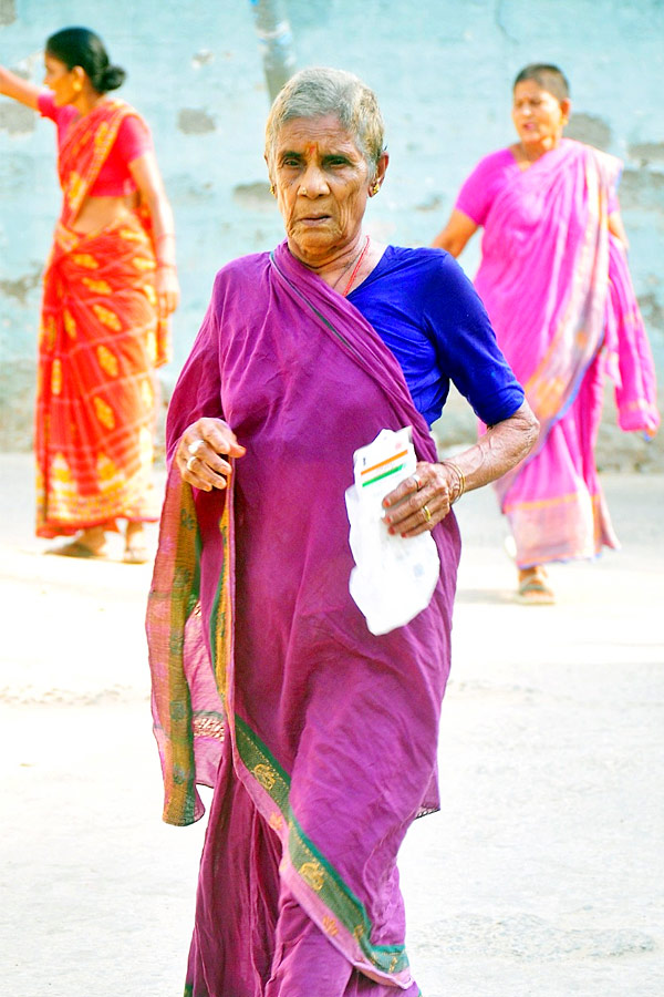 Pensioners Problems For Due To Chandrababu Conspiracy in Andhra Pradesh PHotos - Sakshi2