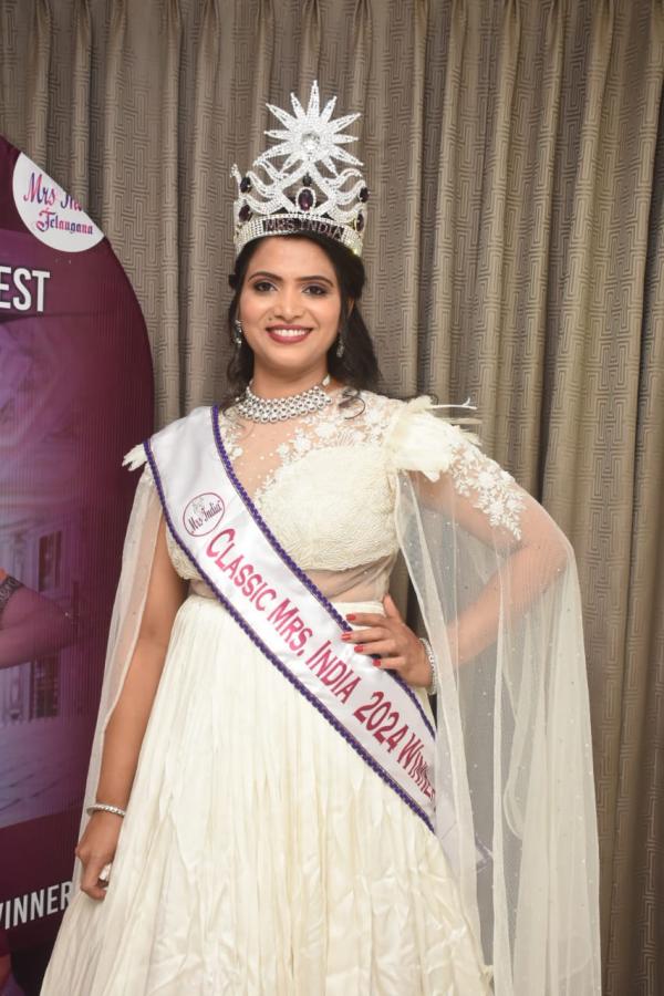 Hyderabad Classic Mrs India 2024 Winner Ratna Mehra Photos - Sakshi11