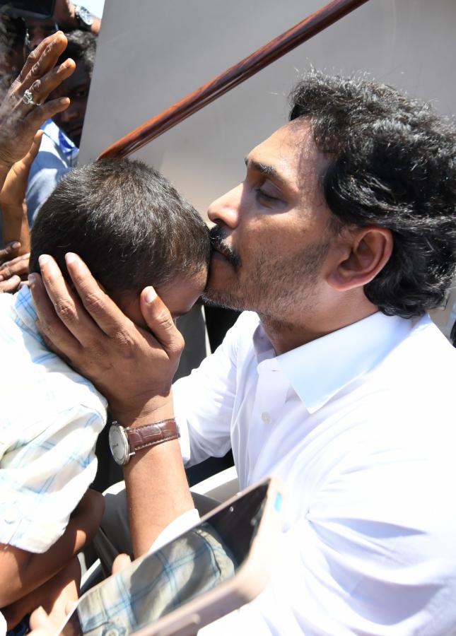 Memantha Siddham cm jagan Bus Yatra Day 8 Photos - Sakshi25